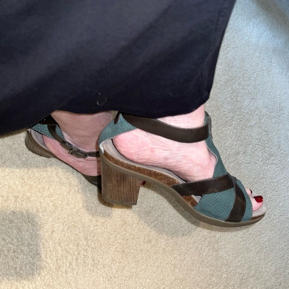 Dansko Nubuck Leather Dominique Sandal Heel Buckle Teal Brown Sz 38 (7.5) - Picture 4 of 14